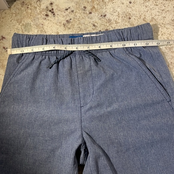 Boys Old Navy blue shorts. Size 10-12 (L)). - Picture 7 of 8